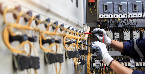 Professional Electrician technician working in Clearlake Oaks, CA